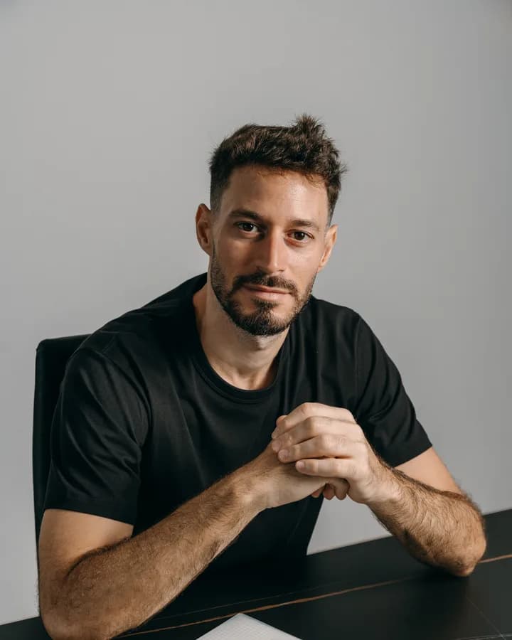 רון בכר, מייסד מטרה ומפתח Frontend